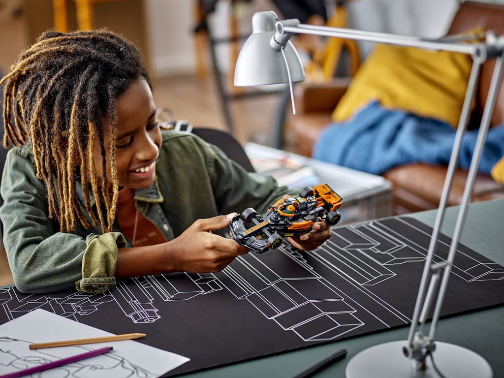 McLaren-F1-Speed-Champions-76919-building